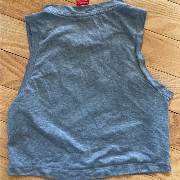 Nike crop 💪2/20%sold - Picture 4 of 5